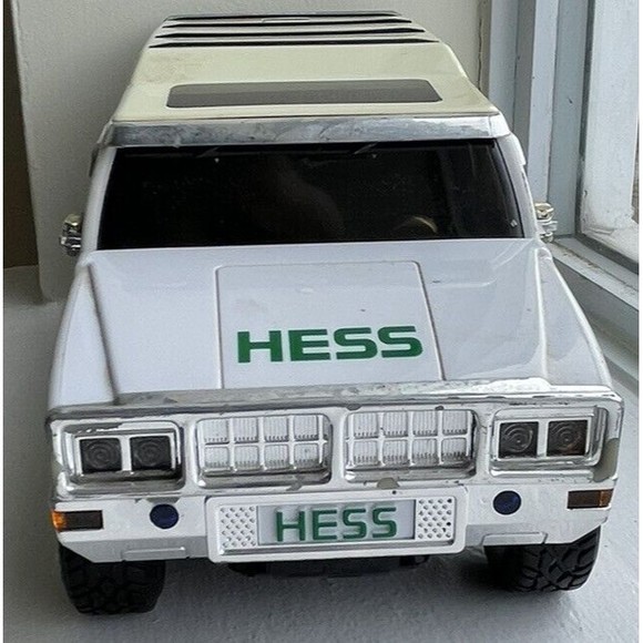 Hess Other - Pre Owned Vintage HESS 2004 Sport Utility & 2 MOTORCYCLE’S